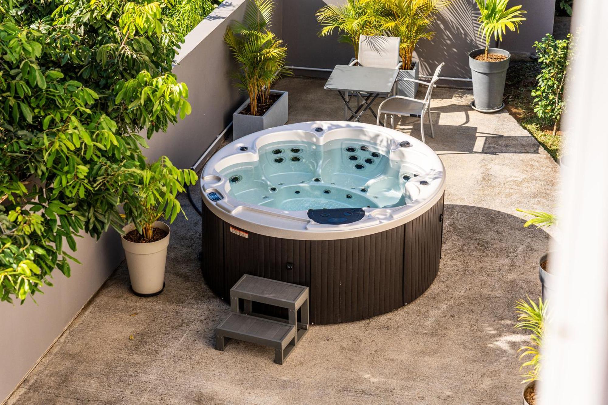Villa Et Grand Jacuzzi Six Personnes, En Pleine Nature Saint-Joseph Εξωτερικό φωτογραφία